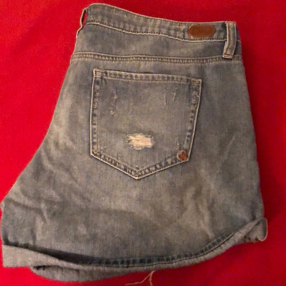 Dittos mid-rise frayed jean shorts size 29